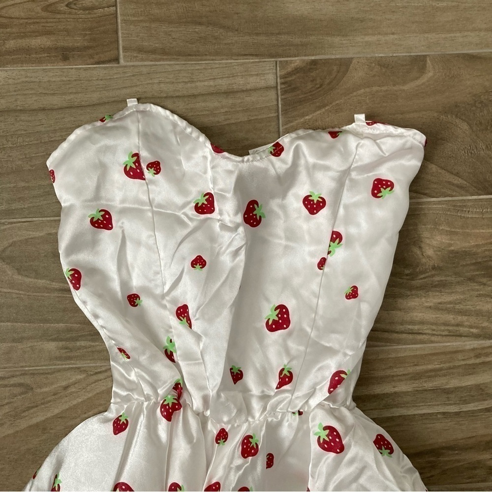 Sexy Strawberry Puff Costume - Picture 5 of 7